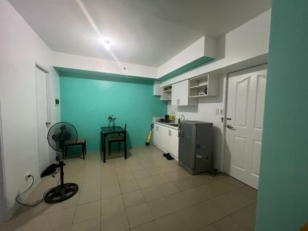 Semi Furnished 1 Bedroom for Rent in Avida Towers San Lorenzo