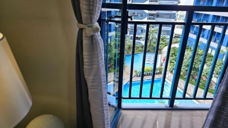 Beautiful 1 Bedroom with Balcony in Makati Cbd next to Rcbc