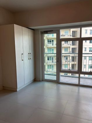 For Lease Studio with Balcony in Two Serendra