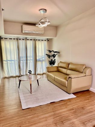 For Rent 1BR Unit at Two Maridien BGC