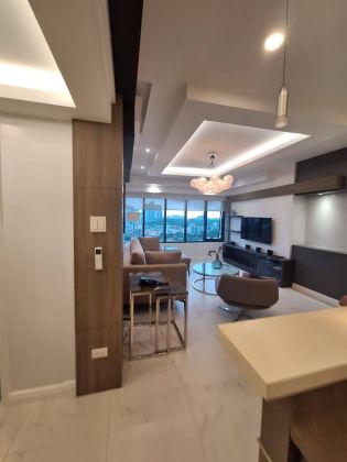 Modern 2BR in One Rockwell West Z Loft Style Living Private B