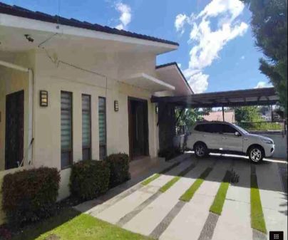 JR for Rent 4BR at Sunny Hills Offers a Serene and Secure En