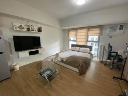 Fully Furnished Studio Unit at One Maridien for Rent