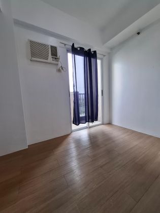 Semi Furnished 1 Bedroom Unit at Laureano di Trevi Towers