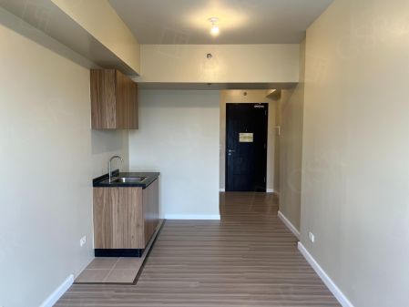 Unfurnished Studio Unit at Avida Towers Makati Southpoint
