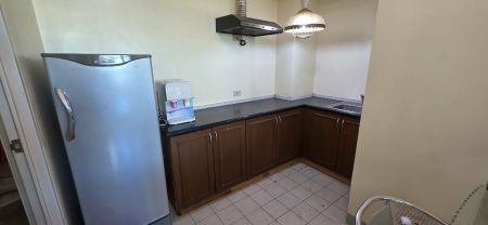 Semi Furnished 1 Bedroom Unit at Oriental Garden for Rent