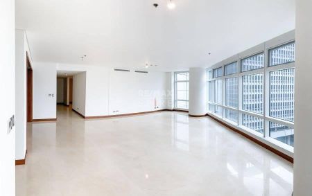 3 Bedroom Makati  Two Roxas Triangle facing Amenity for Rent