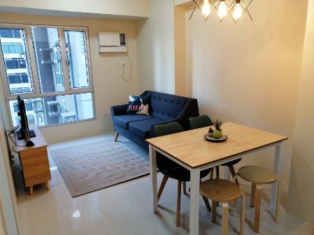 1BR Brand New Unit behind Uptown Mall BGC The Fort
