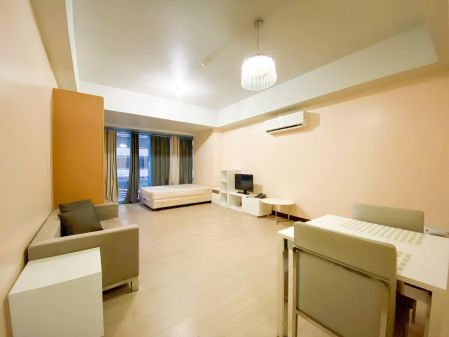 Executive Studio in Two Central Salcedo Makati Condo for Rent