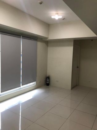 Semi Furnished 2BR for Rent in The Currency Towers Ortigas