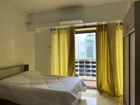 Fully Furnished Studio Unit at Paseo Parkview Suites