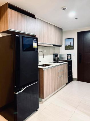 Fully Furnished 1 Bedroom Unit at Park McKinley West for Rent