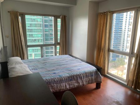 Fully Furnished 3 Bedroom Forbeswood Parklane with nice view