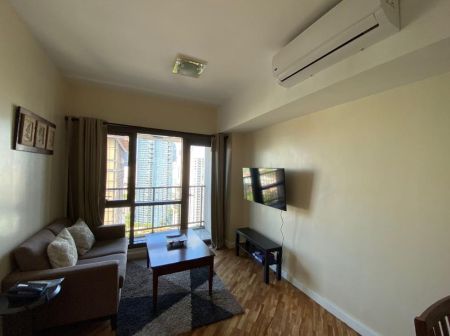 Fully Furished 1 Bedroom Unit in Joya Lofts and Towers Rockwell