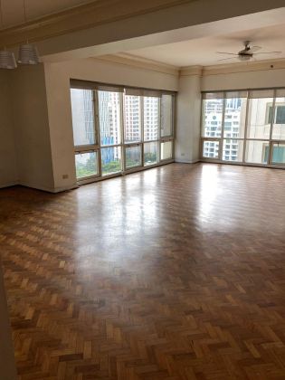 3Br in Three Salcedo Place for Rent