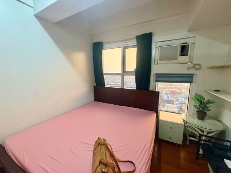 Paseo de Roces Studio with Partition near Makati Med Ayala