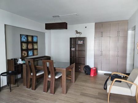 Fully Furnished 1 Bedroom Unit in Two Serendra BGC for Rent