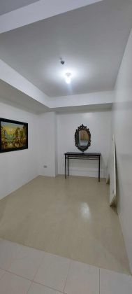 Fully Furnished 1 Bedroom Unit for Rent at Royal Palm Tower 