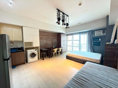Studio with Balcony in Venice Luxury Residences Mckinley Hill