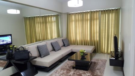 Fully Furnished 1 Bedroom Unit in Two Serendra BGC
