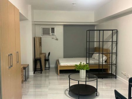 Fully Furnished Studio Unit in Two Maridien BGC