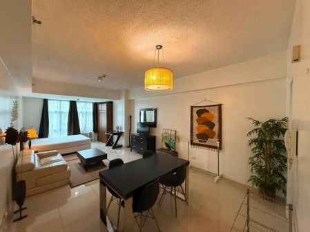 Big 42sqm Studio near Greenbelt 1 Greenbelt Chancellor for rent 