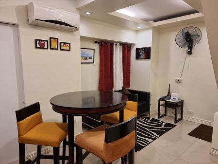 3 Bedroom Victoria Station 1 EDSA GMA MRT