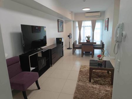 Fully furnished 2 Bedroom for rent in Red Oak Two Serendra