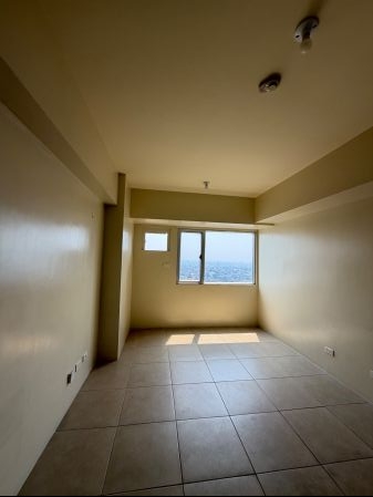 Studio Unit for Rent Avida Towers Sola in Vertis North