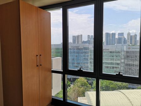 2BR Affordable Condo for Rent McKinley Hill Taguig