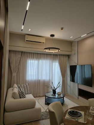 2 Bedroom Furnished for Rent in the Royalton at Capitol