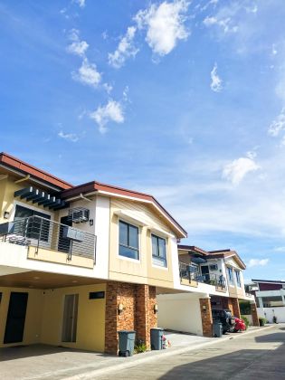 Unfurnished 3 Bedroom Unit at Woodsville Residences for Rent