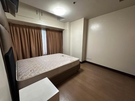 Fully Furnished 1 Bedroom Unit at One Central Makati for Rent