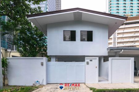 Unfurnished Duplex House for Rent in Bel Air Village Makati City