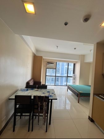Studio Unit Semi Furnish at Viceroy Tower