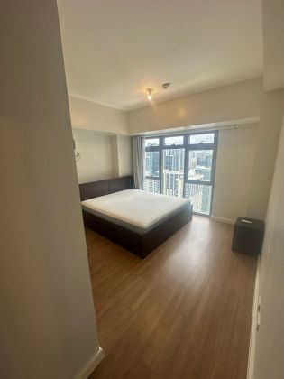 Fully Furnished 1 Bedroom Unit at Park Triangle Residences