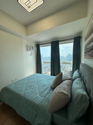 Fully Furnished 1BR with Balcony at Times Square West BGC
