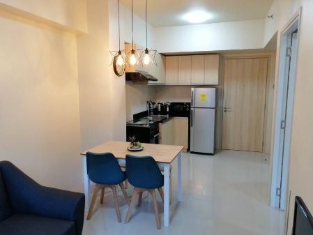 1BR Cozy Unit for Rent behind Uptown Mall BGC