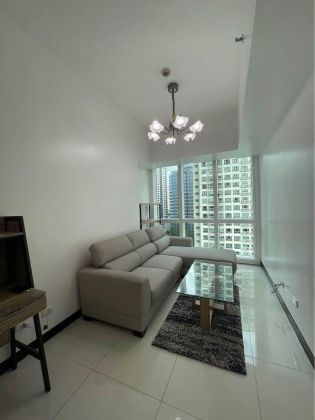 Fully Furnished 2BR for Rent in 8 Forbestown Road BGC Taguig