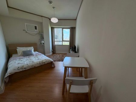 Studio Condo for Rent at The Grove by Rockwell Fully Furnished
