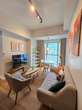 Fully Furnished 2 Bedroom Unit in The Seasons Residences 80 Sqm