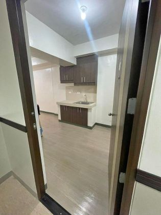 Unfurnished 1 Bedroom for Rent in Pioneer Heights Mandaluyong