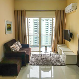 For Lease 1 Bedroom Unit in Two Central
