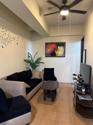 2BR Top Floor Spacious Unit Mandaluyong Accepts Min 3 Nights
