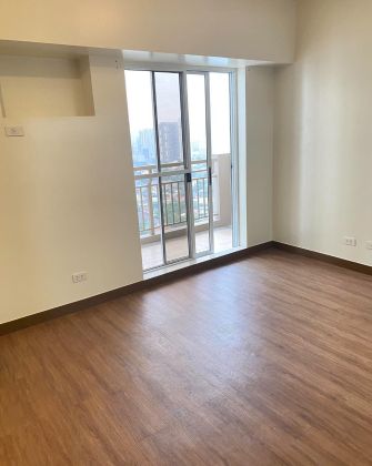Unfurnished 1 Bedroom Unit at Brixton Place near Uptown BCG