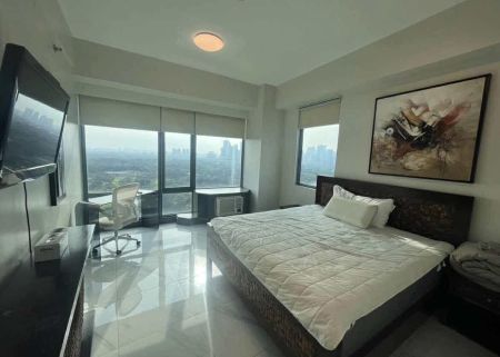 Fully Furnished 2 Bedroom with Golf View at Bellagio Bgc