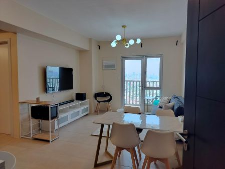 Fully Furnished 1 Bedroom Unit at Avida Towers Asten for Rent