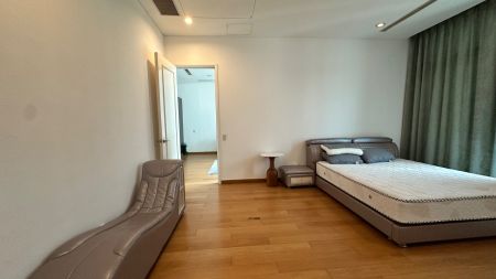 Exclusive 1BR Luxury Residence Trump Tower Manila