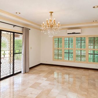 Luxurious 4 Bedroom House for Lease in Ayala Alabang 400 sqm