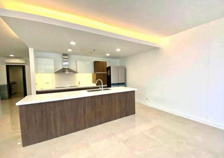 East Gallery Place  BGC Semi Furnished 3 Bedroom with 2 Parking